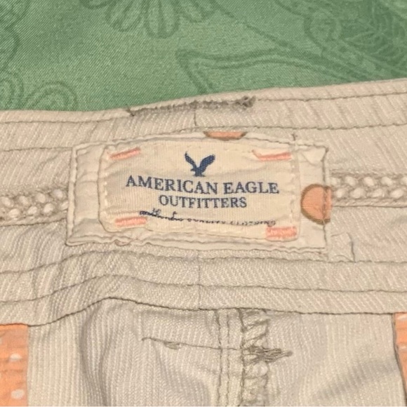 American Eagle khaki shorts size 6 - Picture 3 of 4
